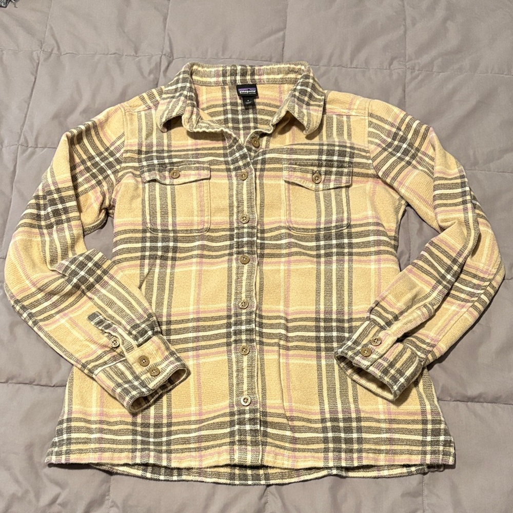 Patagonia tan and gray flannel